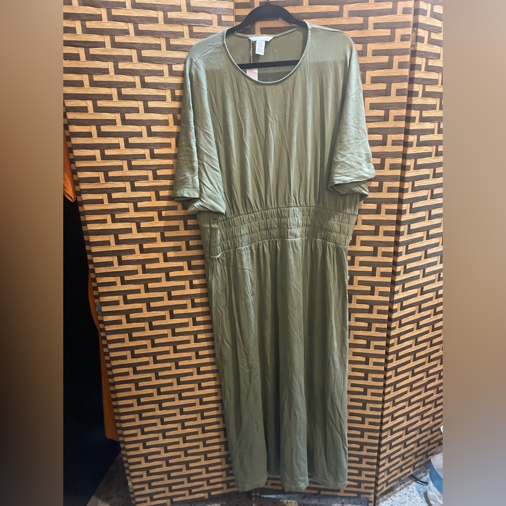NWOT H&M green dress with elastic waist women’s xxl
